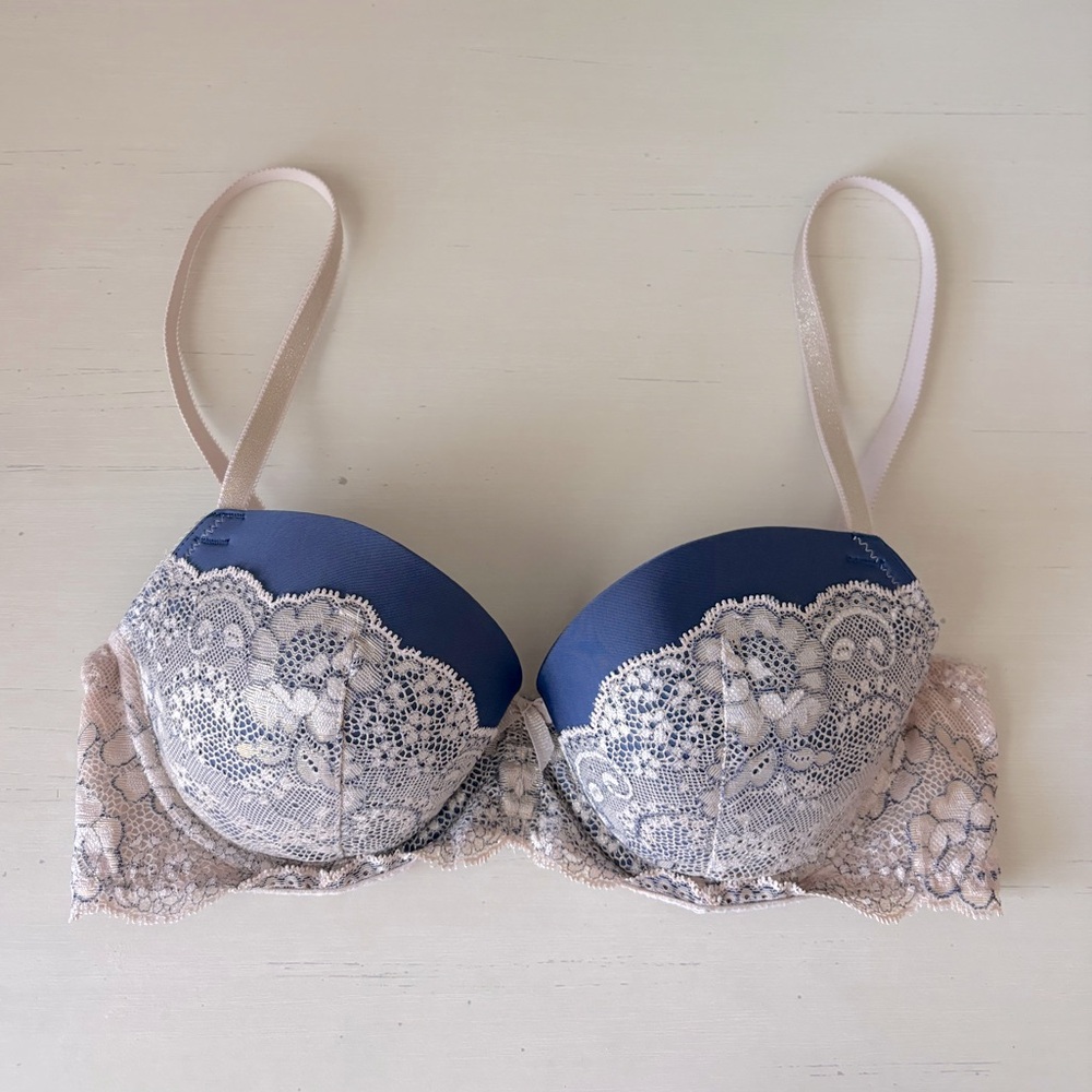 Victoria’s secret navy blue and cream lace dream angels lined demi bra 32D - Picture 2 of 6